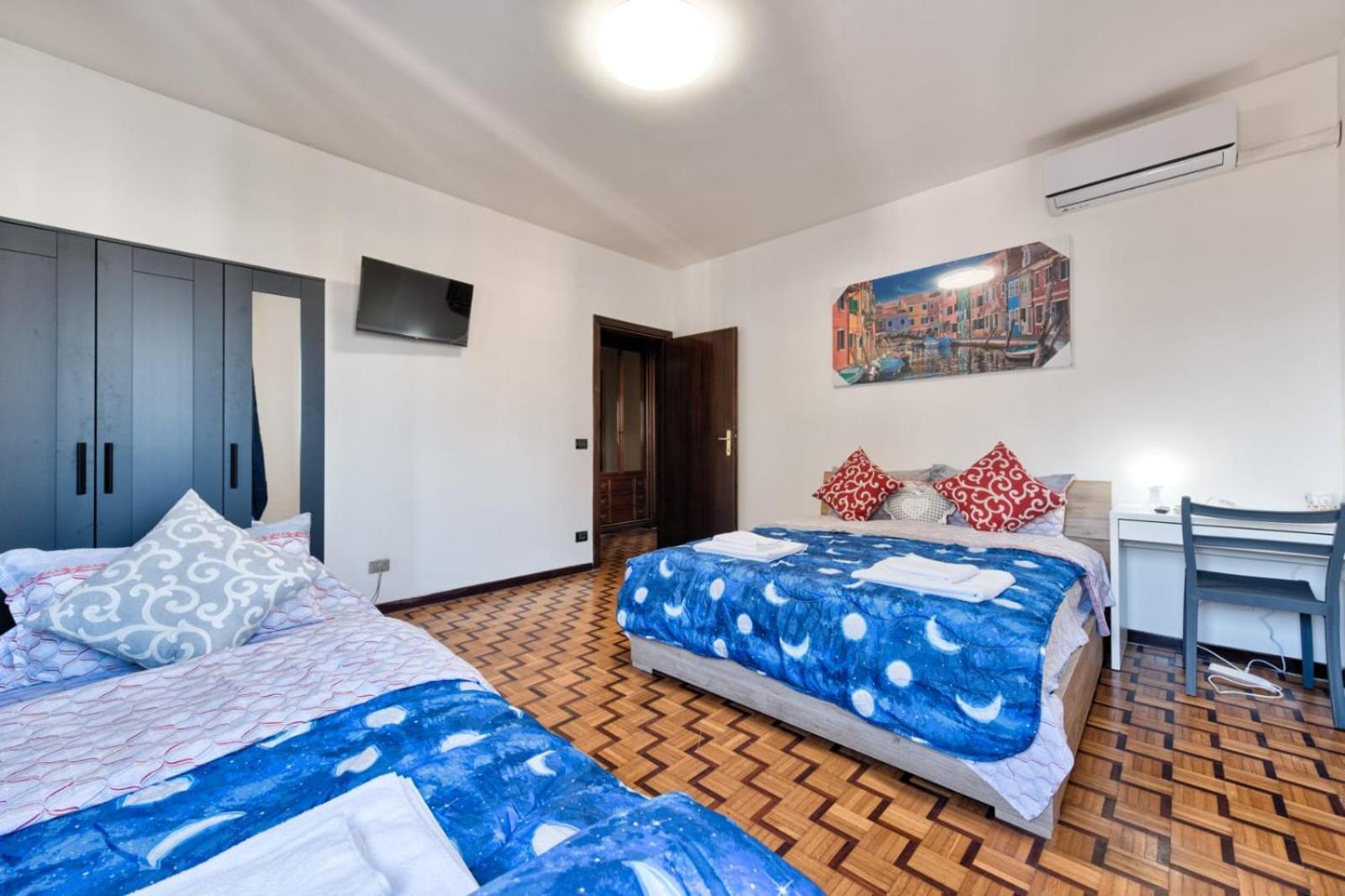 Pensión Easy Downtown - Private With Shared Bathroom