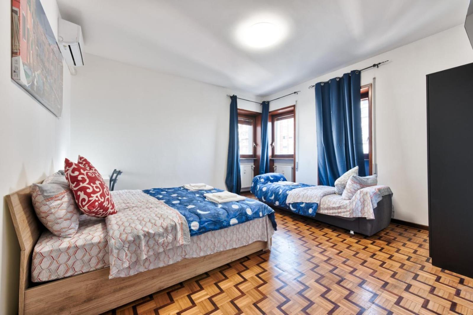 Easy Downtown - Private With Shared Bathroom Pensión *