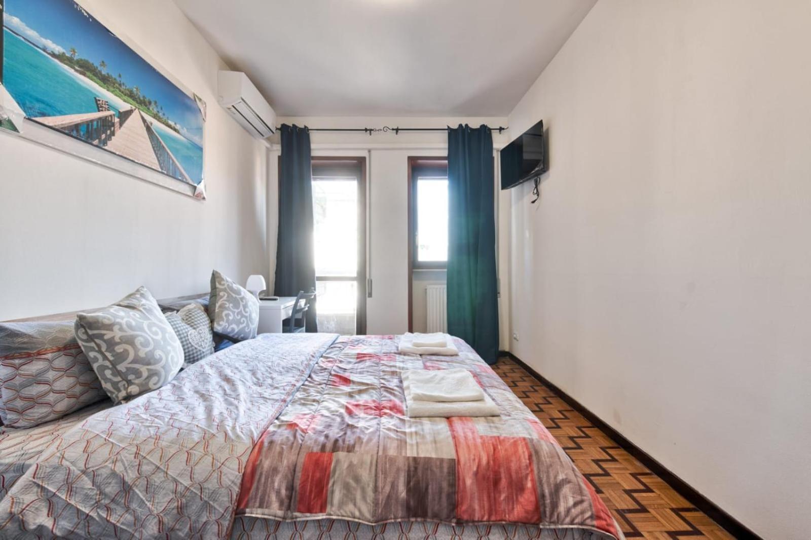 Pensión Easy Downtown - Private With Shared Bathroom *