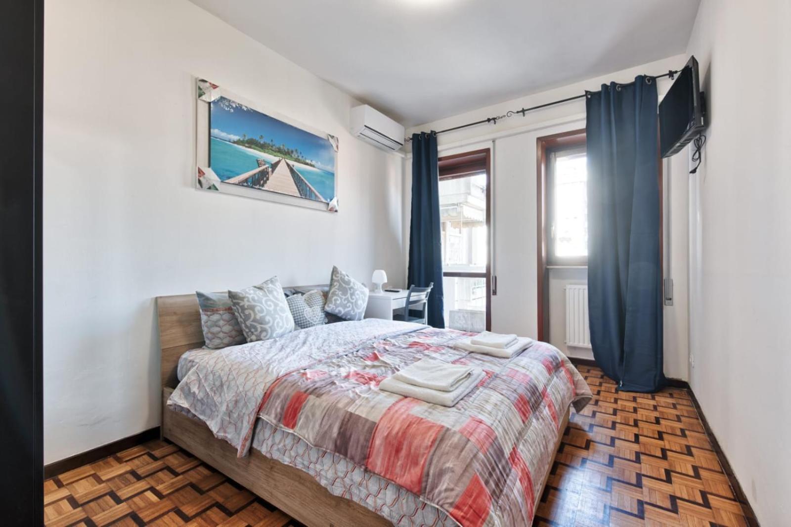 Easy Downtown - Private With Shared Bathroom