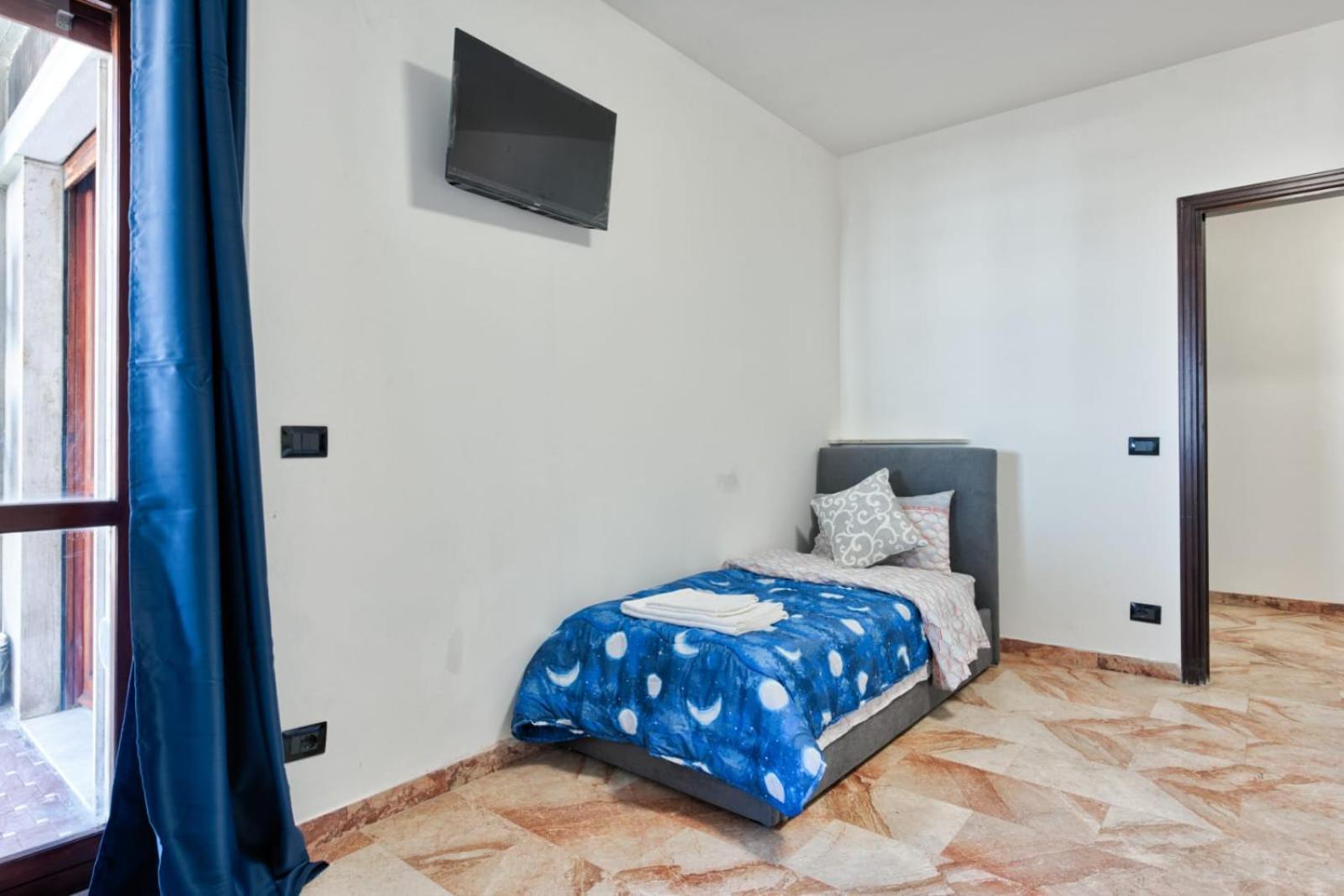 Pensión Easy Downtown - Private With Shared Bathroom